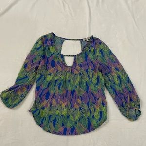 American eagle floral pastel quarter length shirt